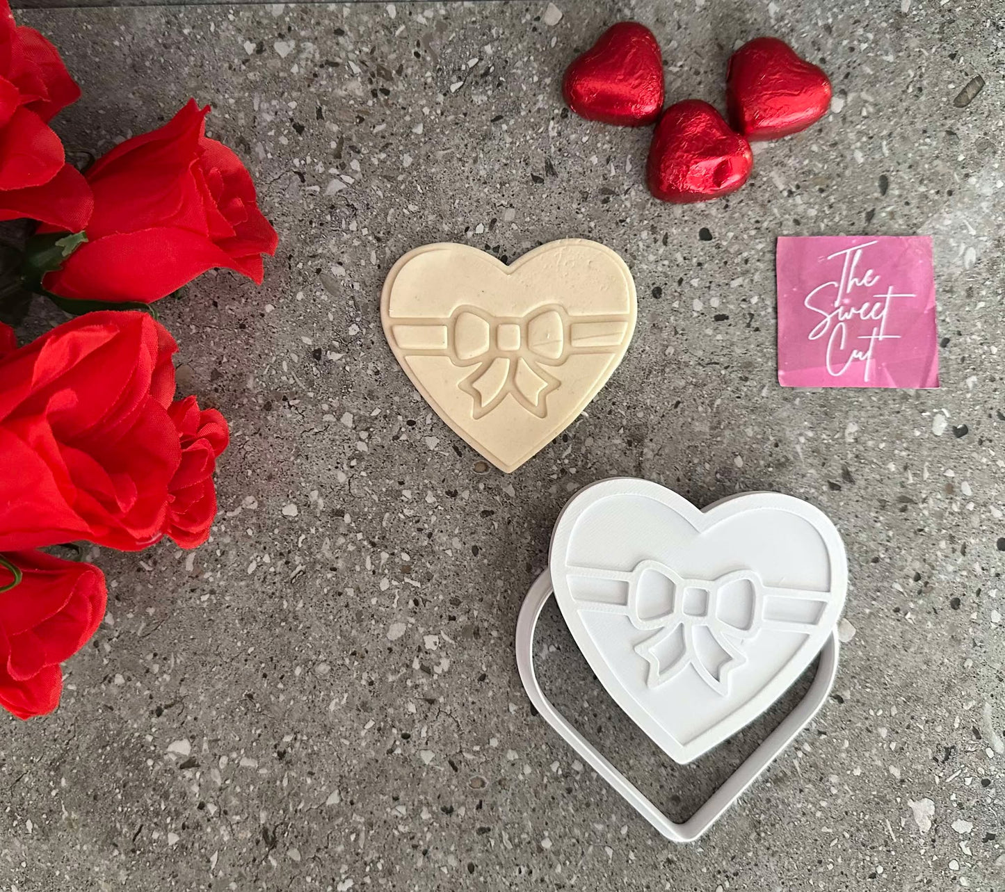 Multi-level Heart with bow Debosser and cutter