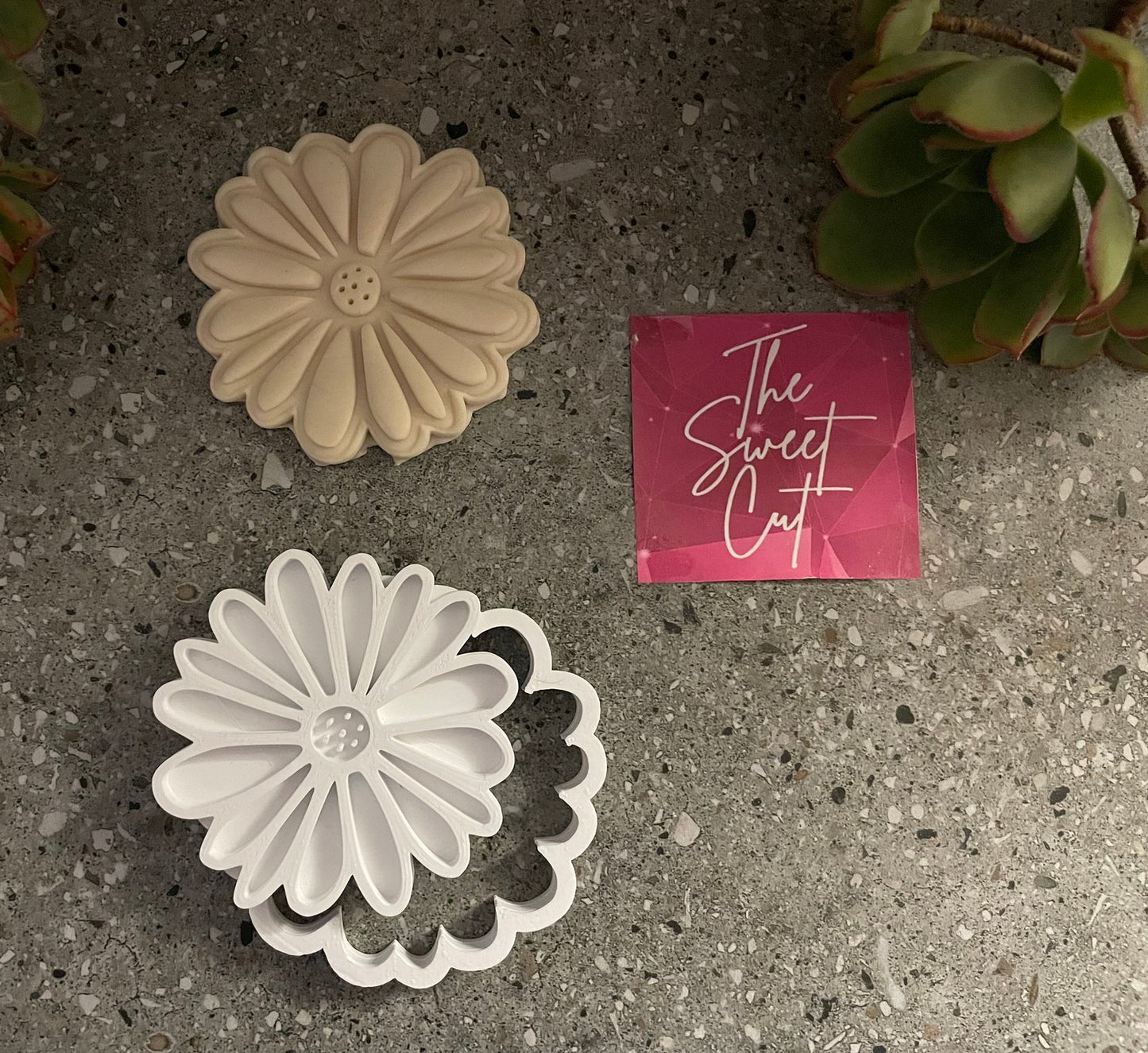 Daisy Stamp and Cutter