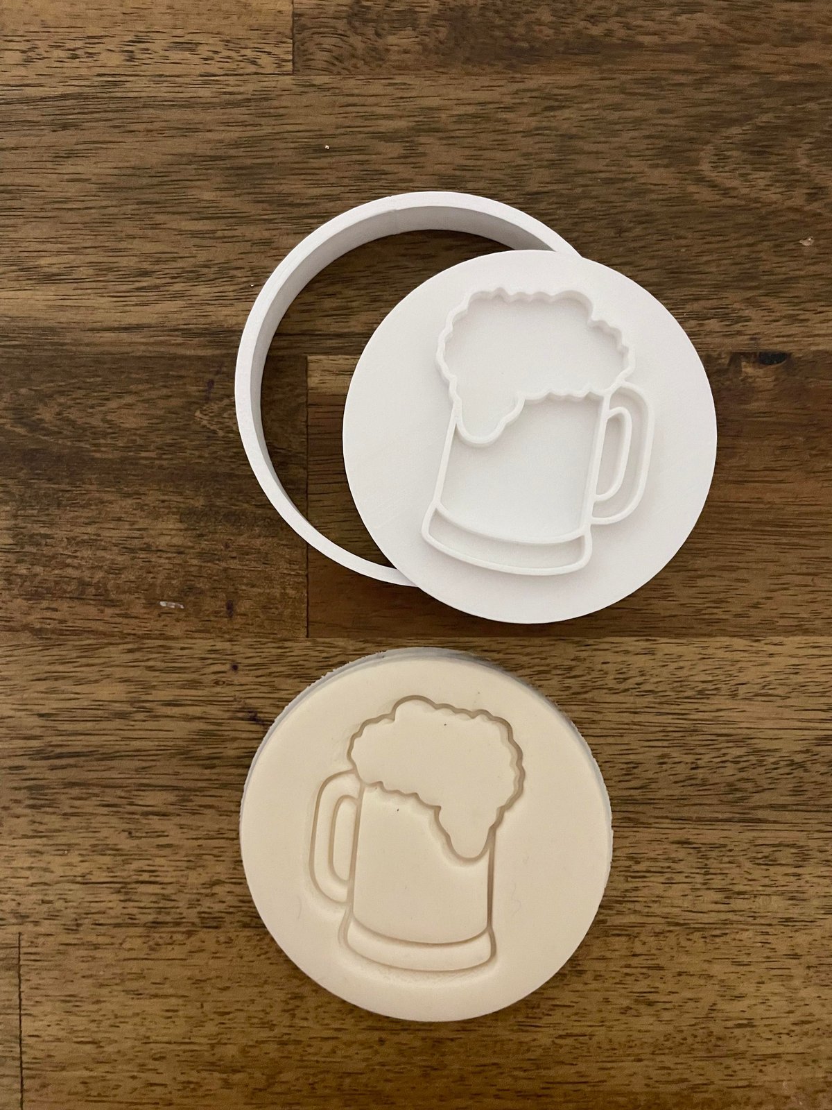Beer on a circle stamp with circle cutter