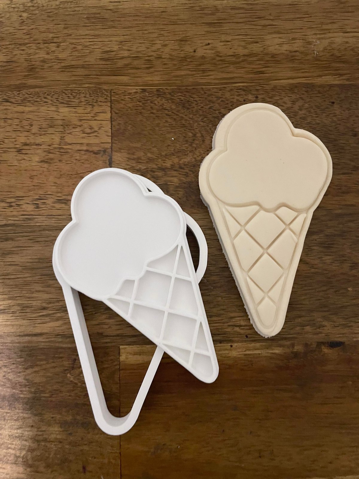 Ice-cream stamp and cutter