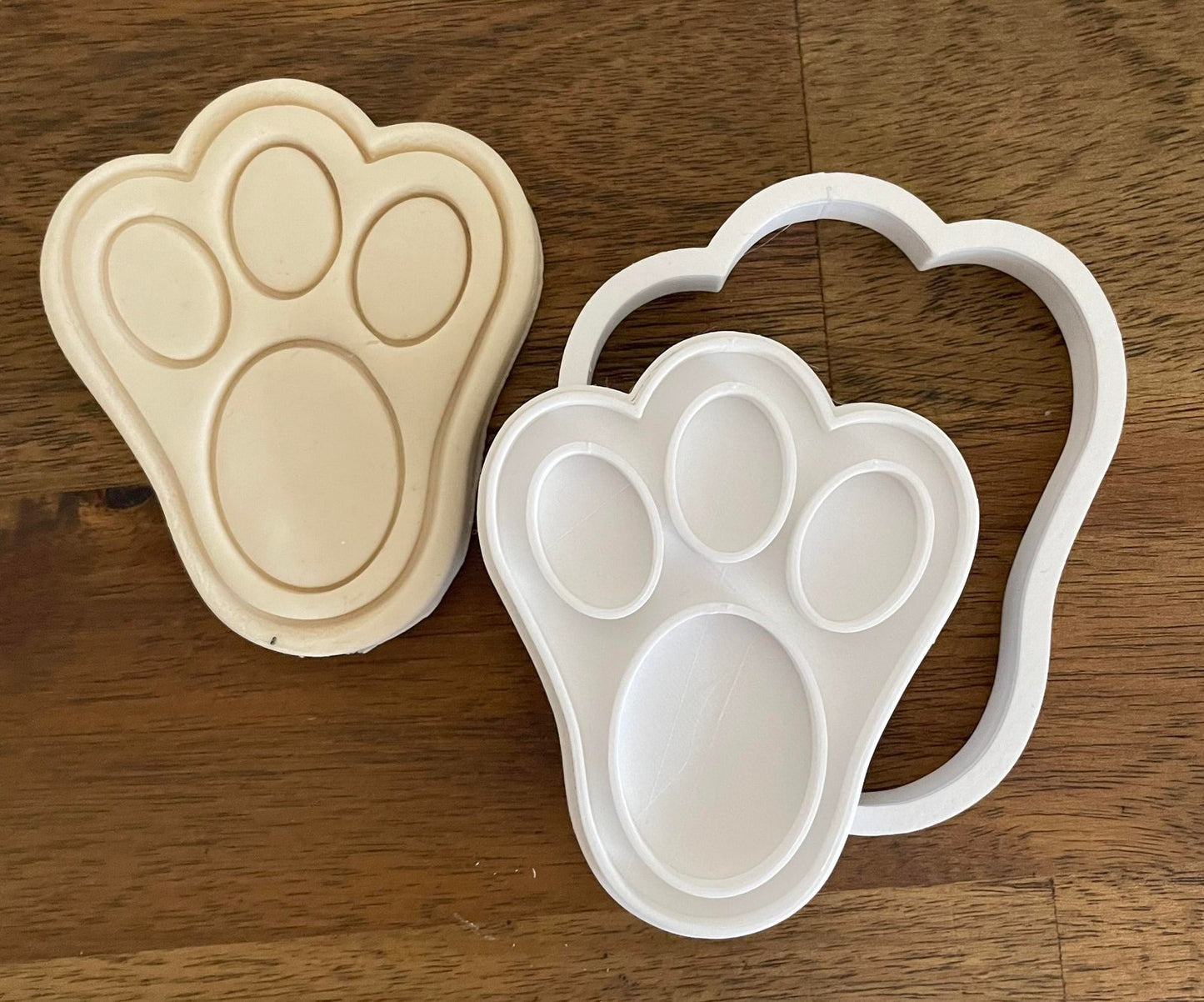 Bunny foot prints stamp and cutter