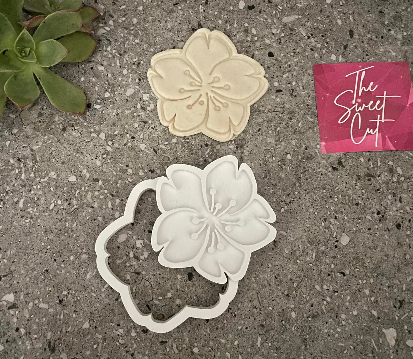 Hibiscus flower stamp and cutter