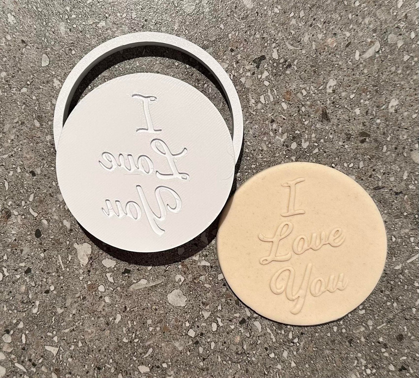 I love you on circle with circle cutter