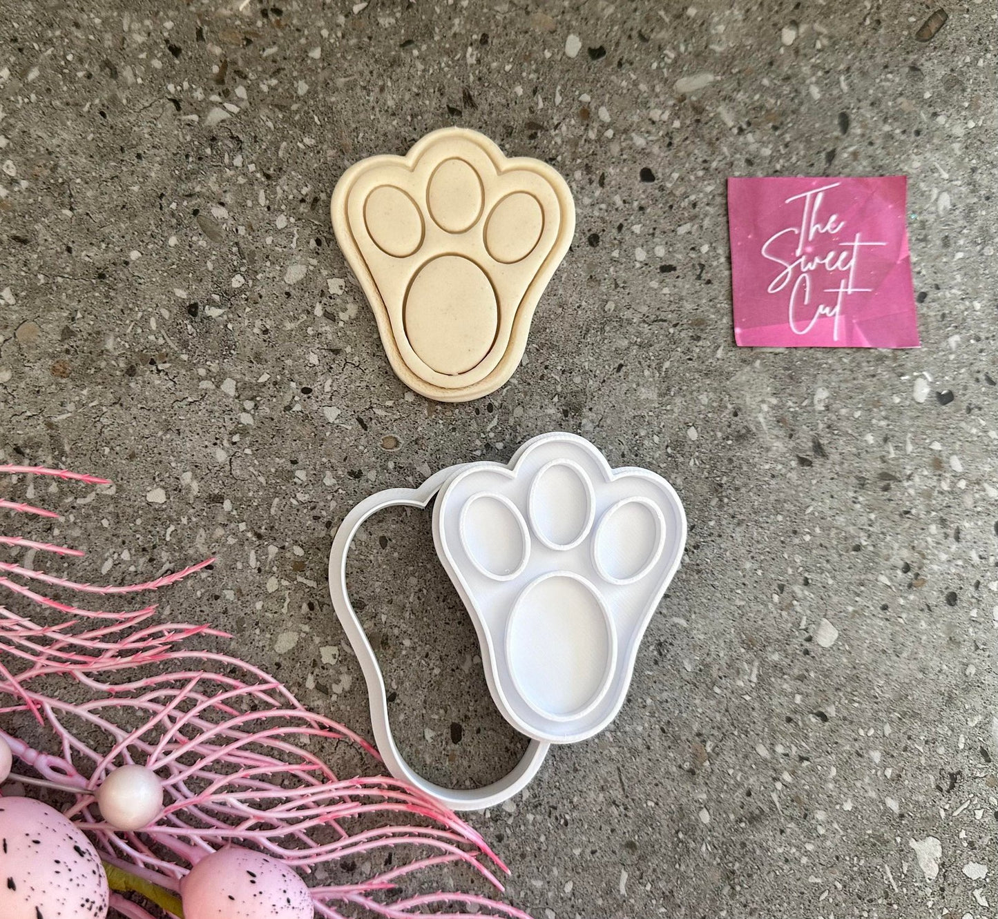 Bunny paw