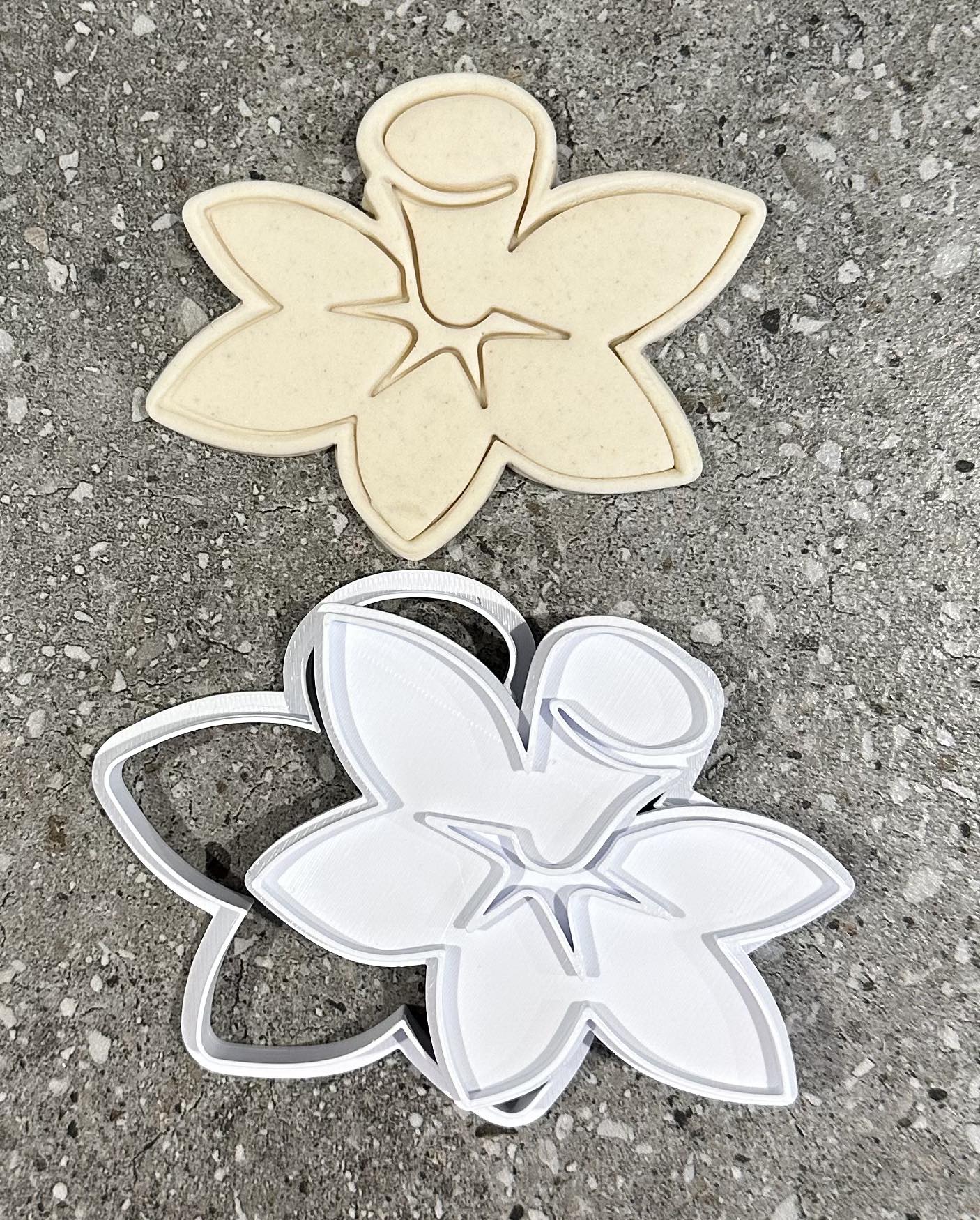 Daffodil Stamp and cutter