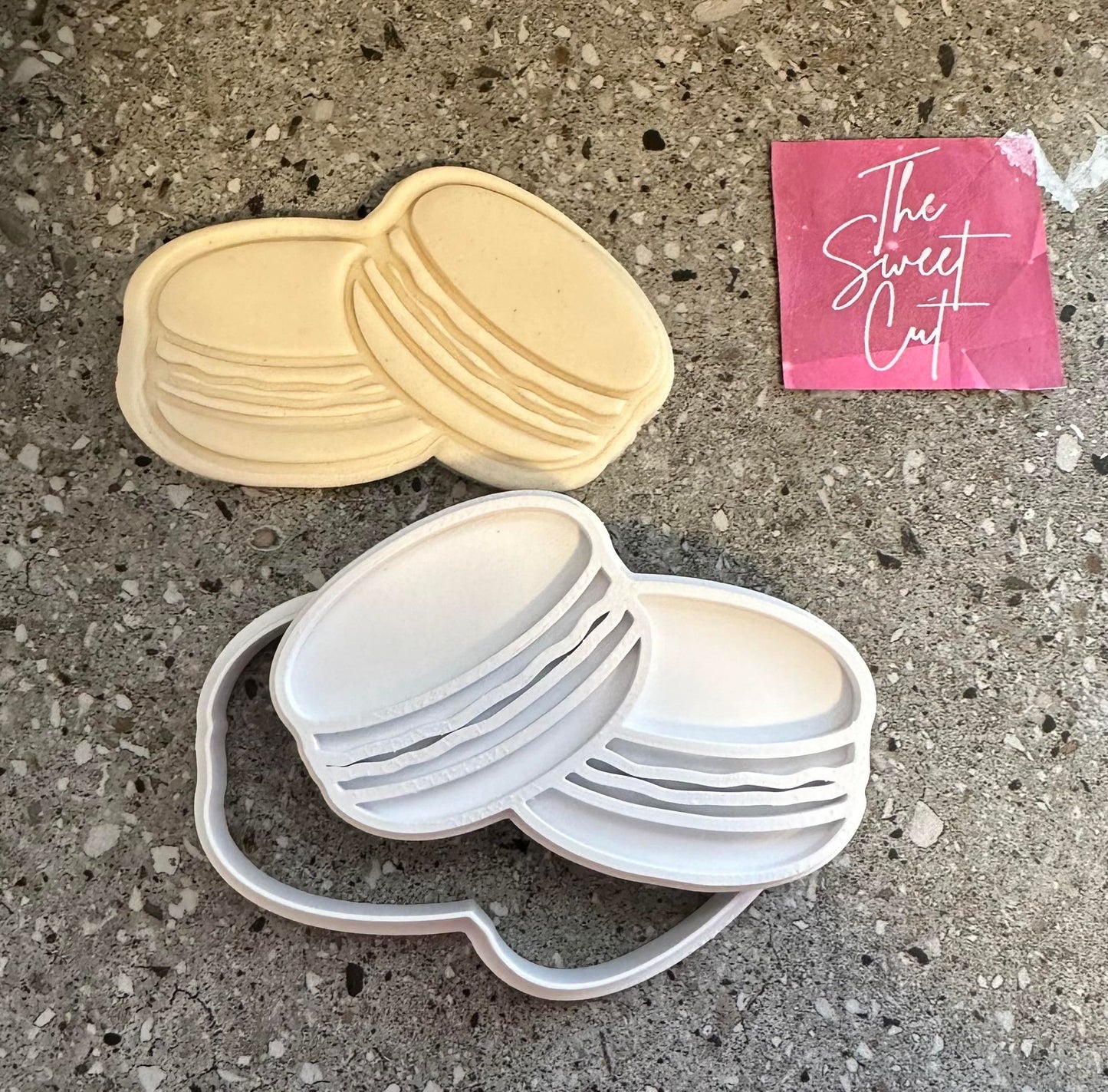 Macarons stamp and cutter