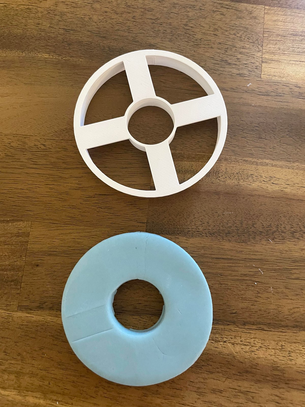 Donut cutter