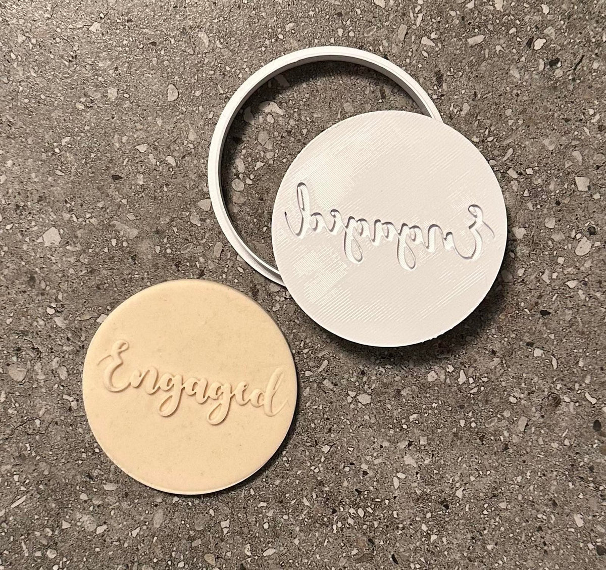 Engaged raised on circle with circle cutter