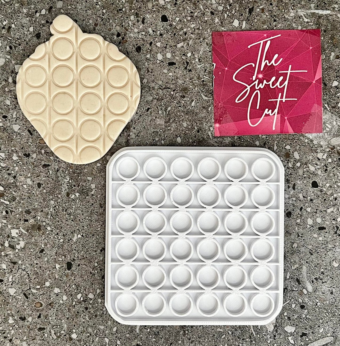 Pop it plate stamp