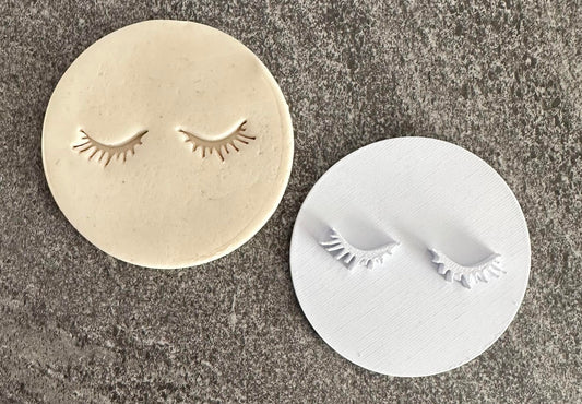 Lashes on circle with circle cutter