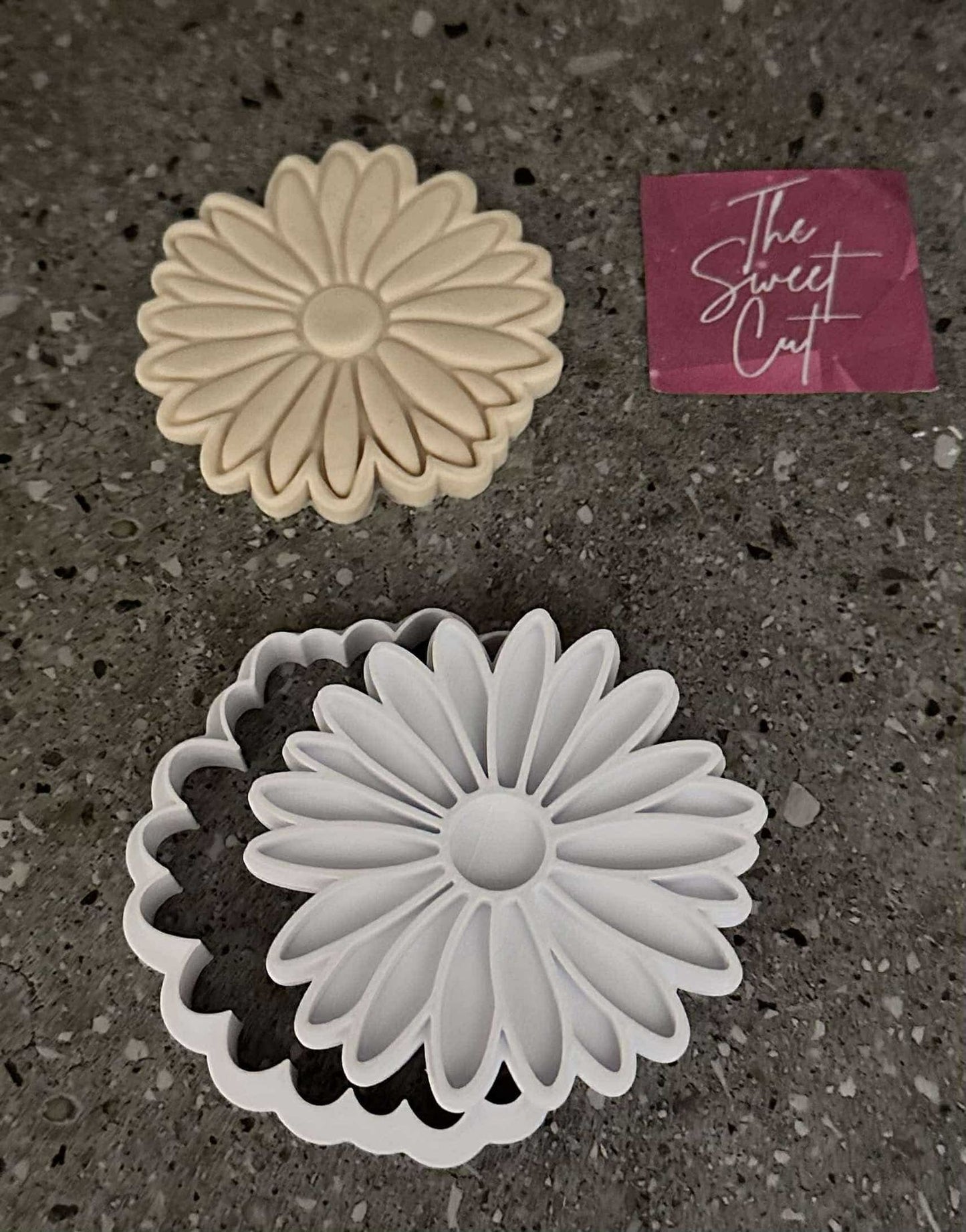 Daisy #4 Stamp and cutter