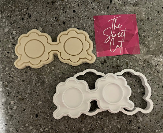 Daisy glasses stamp and cutter