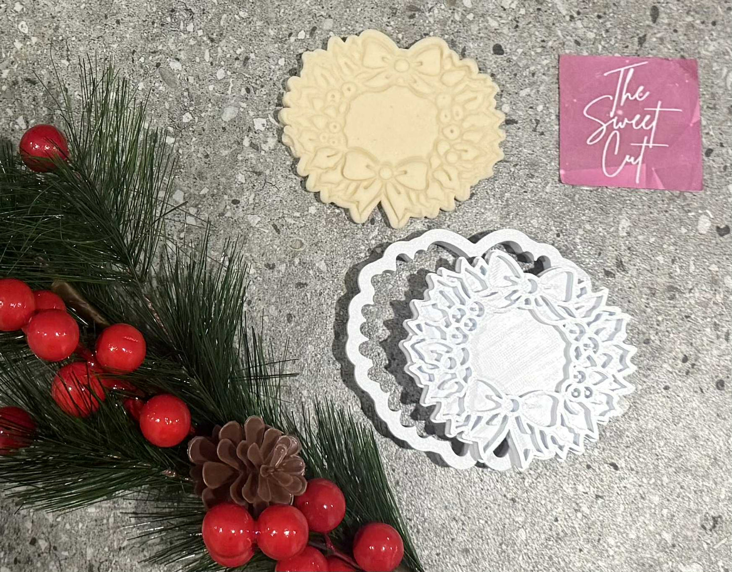 Wreath with bow stamp and cutter